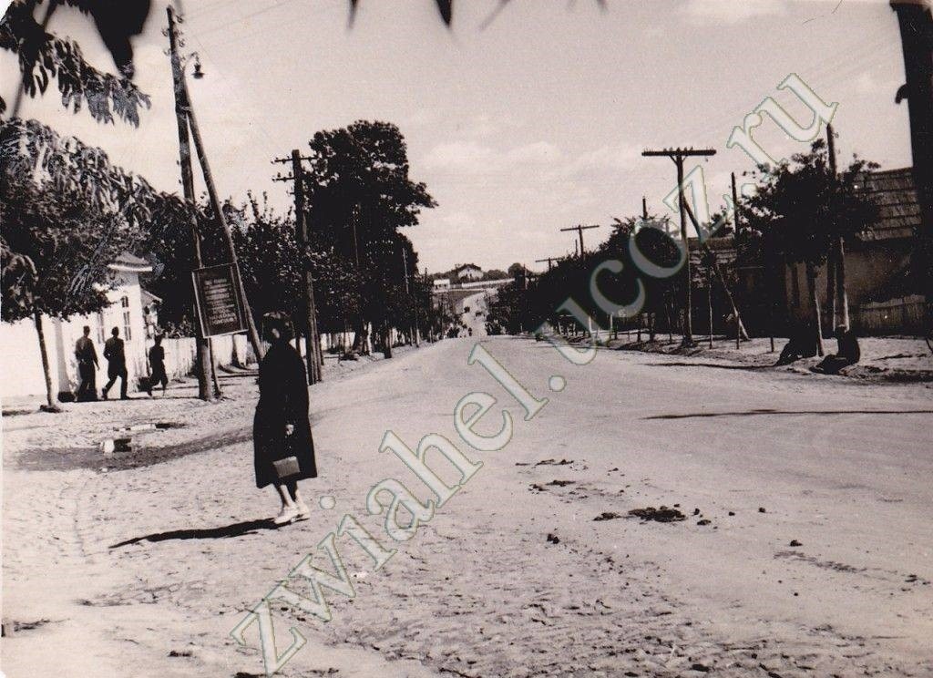 Ріг вулиць Кірова і Волі приблизно наприкінці 1950-х років
