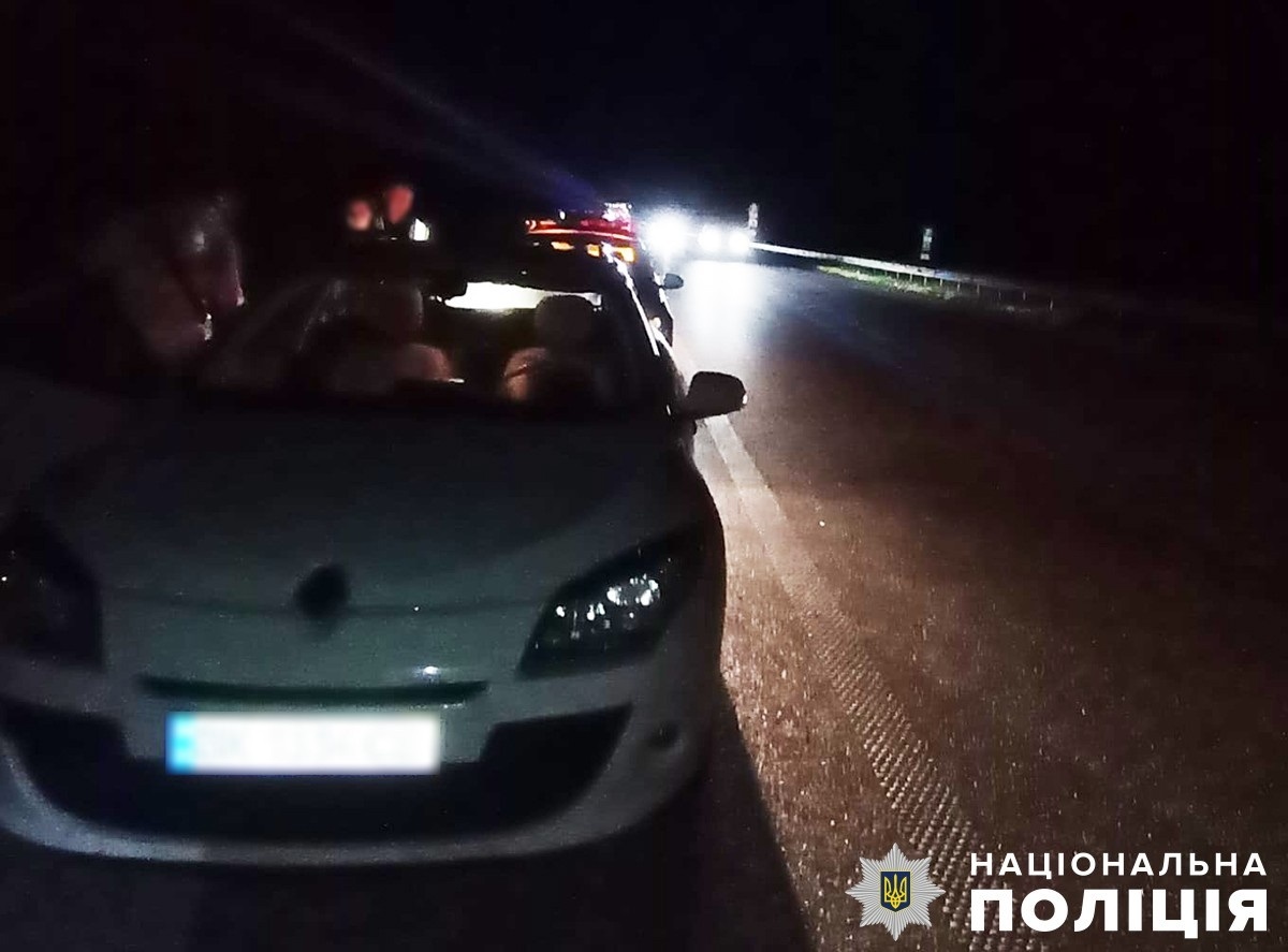 На Звягельщині автівка збила молоду жінку