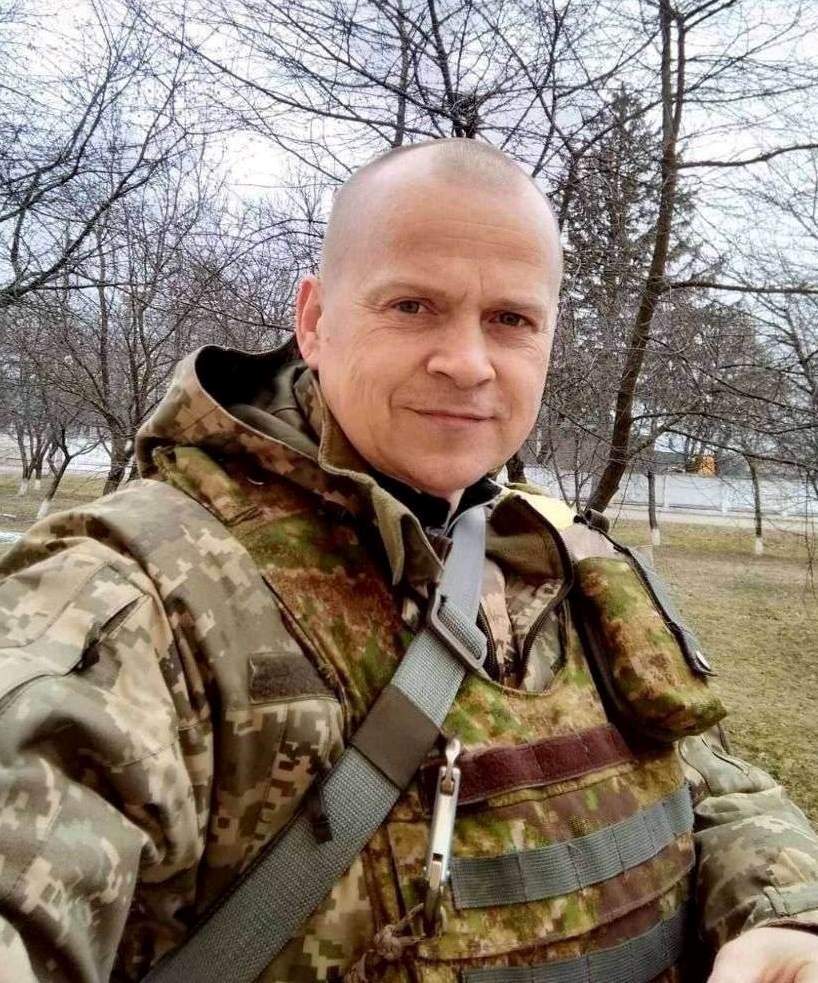 Про присвоєння С. Костюченку звання Герой України