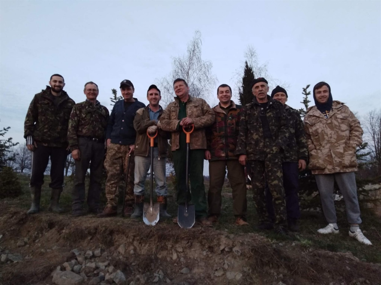 Звягельські волонтери. Двоє з них — Тімур та Кирил віддали власні життя за те, щоб ми з вами жили під мирним небом