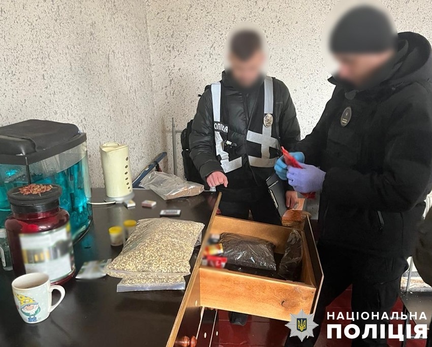Під приводом надання інтимних послуг четверо ув’язнених з Житомирщини ошукали 30 чоловіків