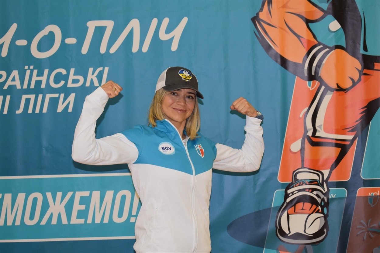 Юлія Єлістратова. Пліч-о-пліч Звягель
