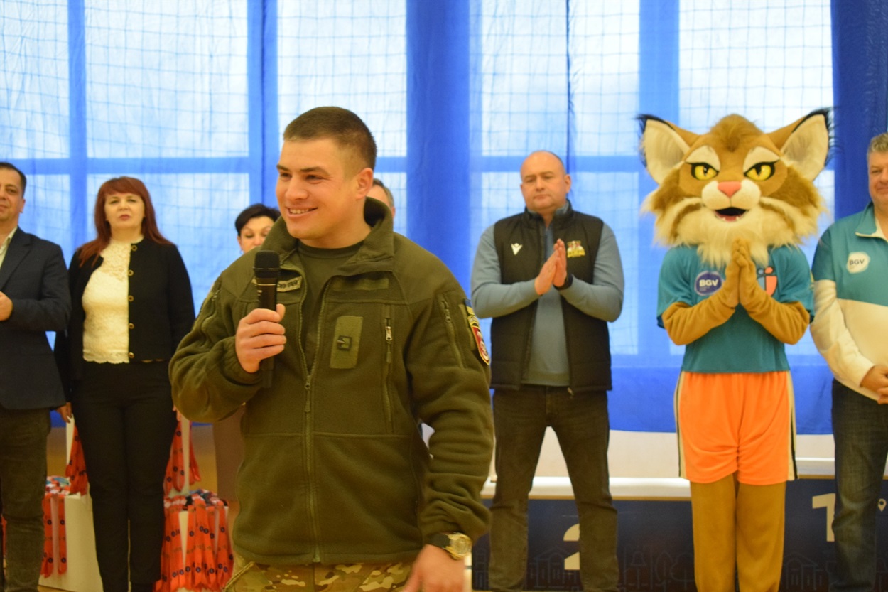 Артем Кліндуха. Пліч-о-пліч. Звягель