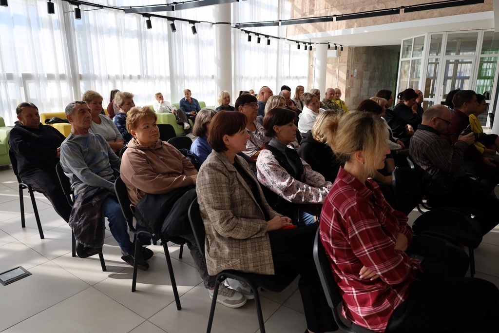 У Звягелі вшанували пам'ять краєзнавця Валентина Вітренка: презентація останньої книги