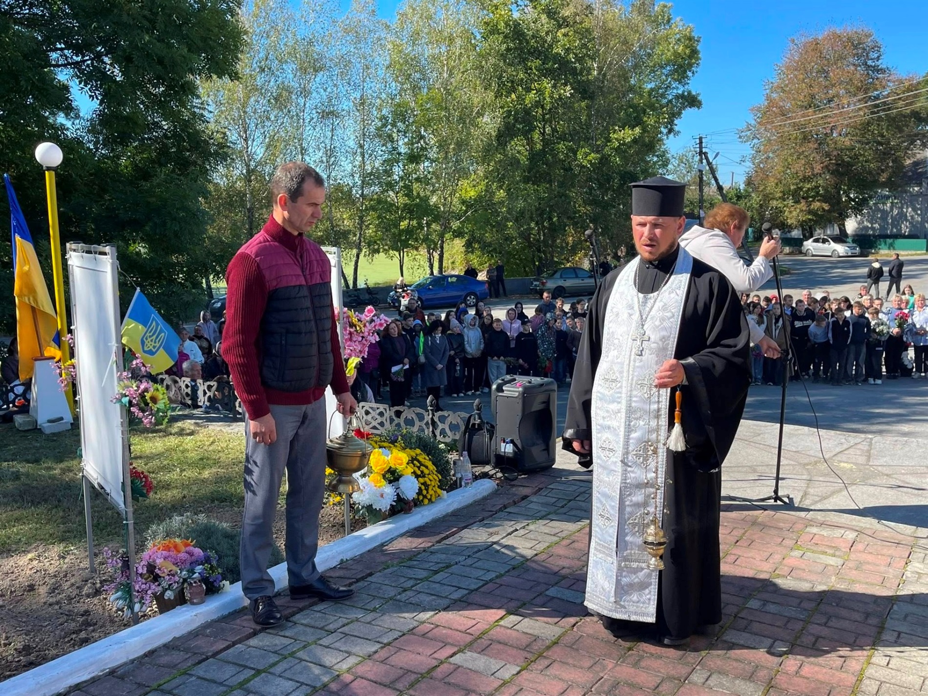В Суслах та Івашківці на Алеях Слави Героїв додали банери з портретами загиблих воїнів