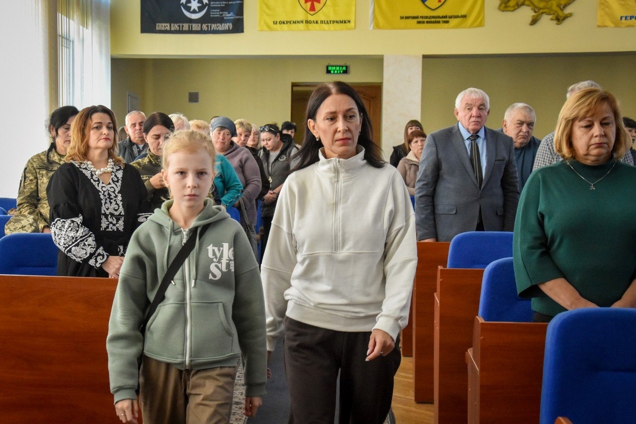 Сесія райради: вшанування Героїв, підготовка до зими, допомога від Литви та новий депутат