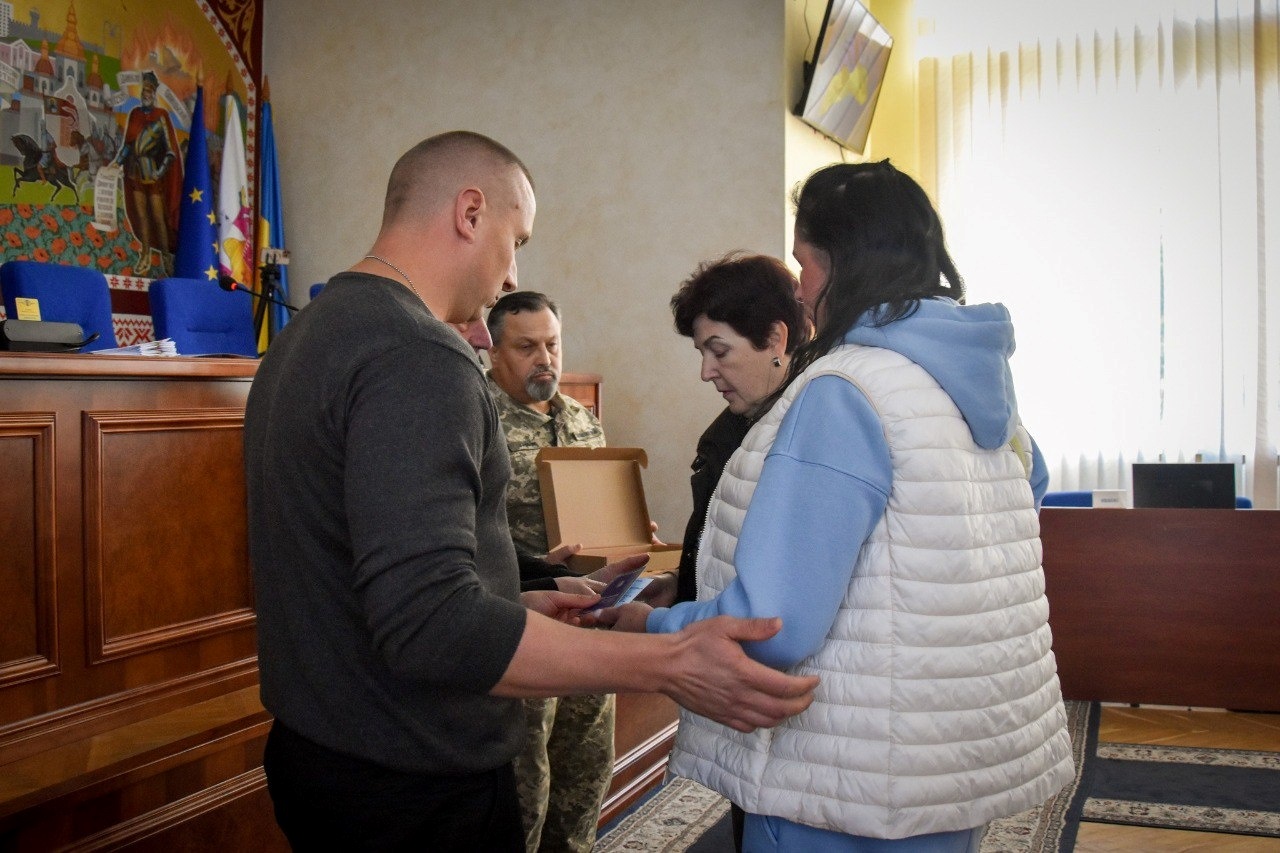 Сесія райради: вшанування Героїв, підготовка до зими, допомога від Литви та новий депутат