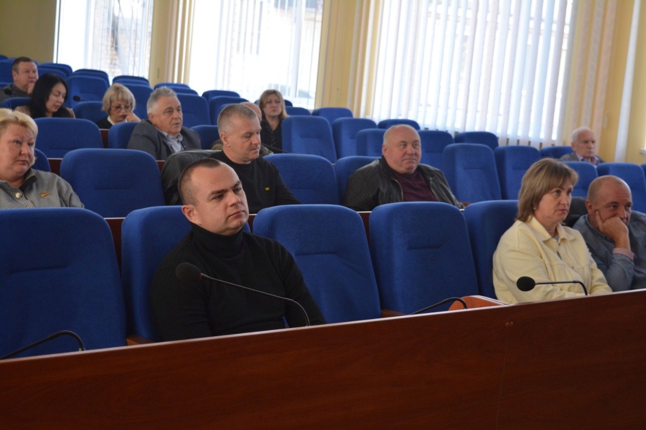 Сесія райради: вшанування Героїв, підготовка до зими, допомога від Литви та новий депутат