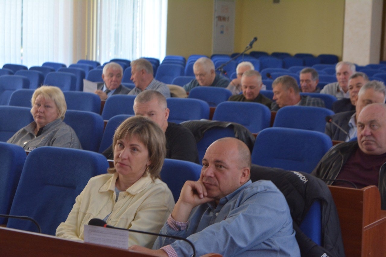 Сесія райради: вшанування Героїв, підготовка до зими, допомога від Литви та новий депутат