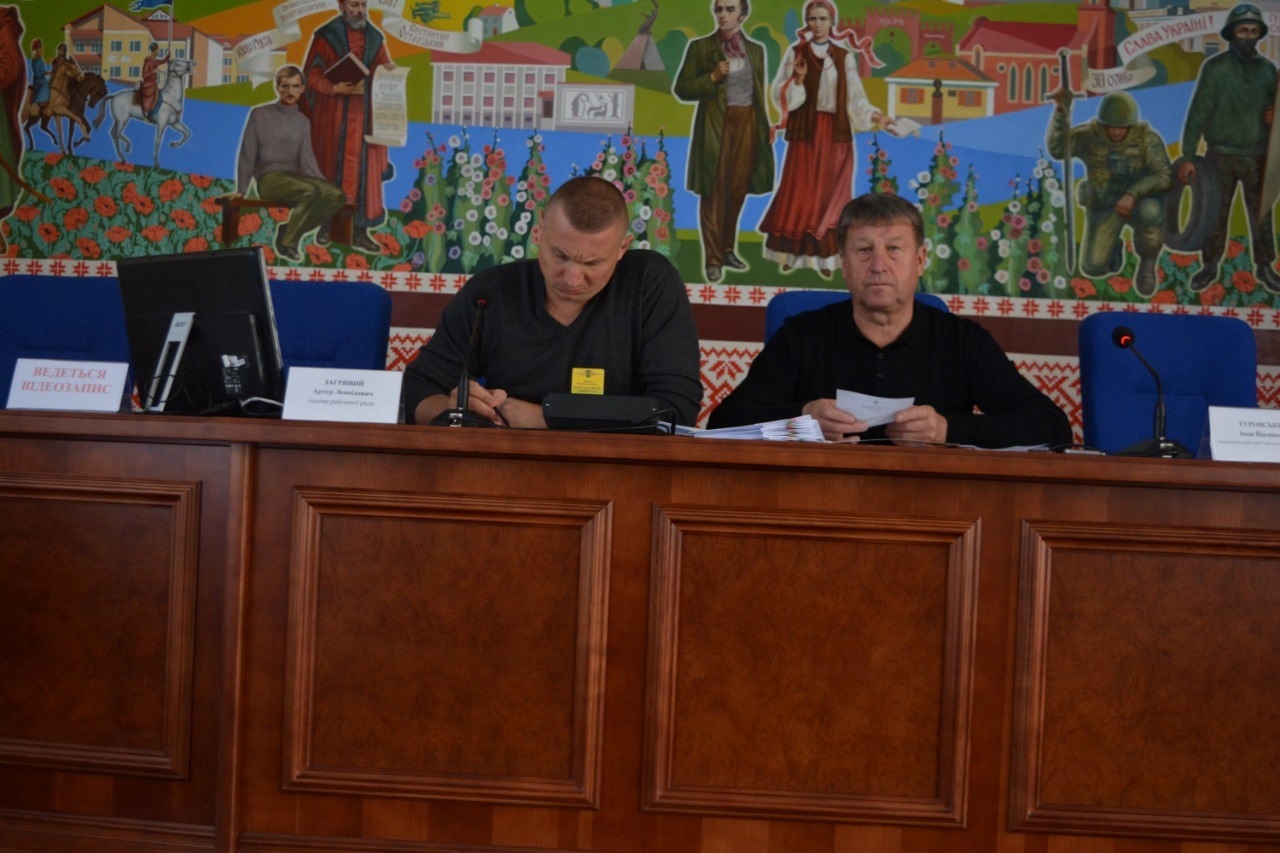 Сесія райради: вшанування Героїв, підготовка до зими, допомога від Литви та новий депутат