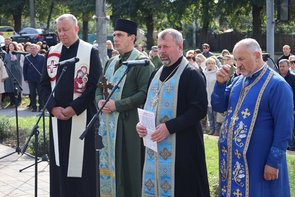 Загальноміська молитва за Україну у Звягелі: День Захисників і Захисниць