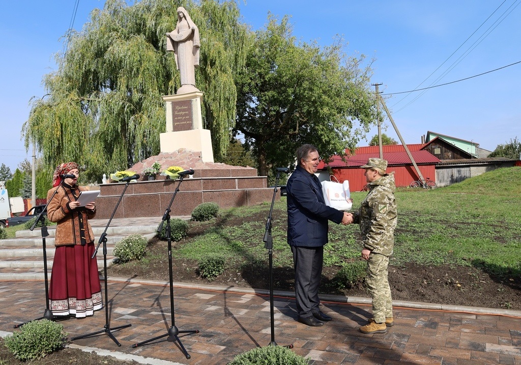 Загальноміська молитва за Україну у Звягелі: День Захисників і Захисниць