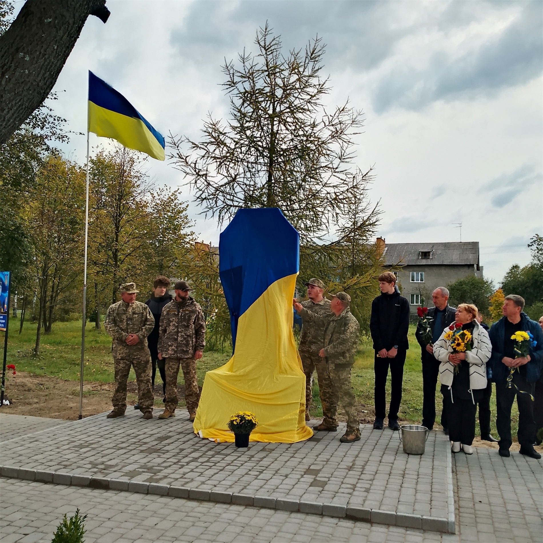 На Звягельщині відкрили Алею Слави Героїв на честь загиблих захисників України