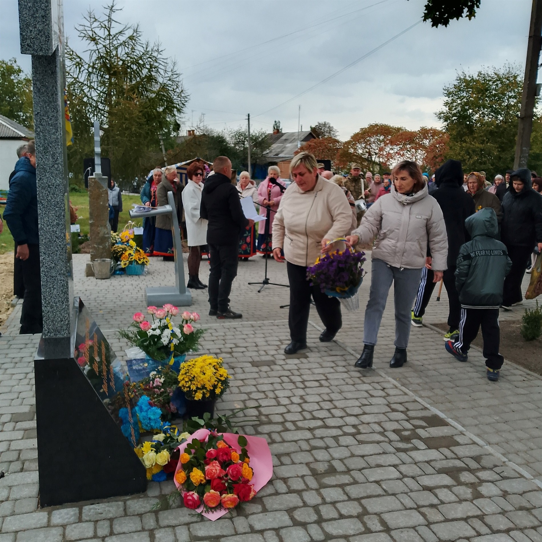 На Звягельщині відкрили Алею Слави Героїв на честь загиблих захисників України