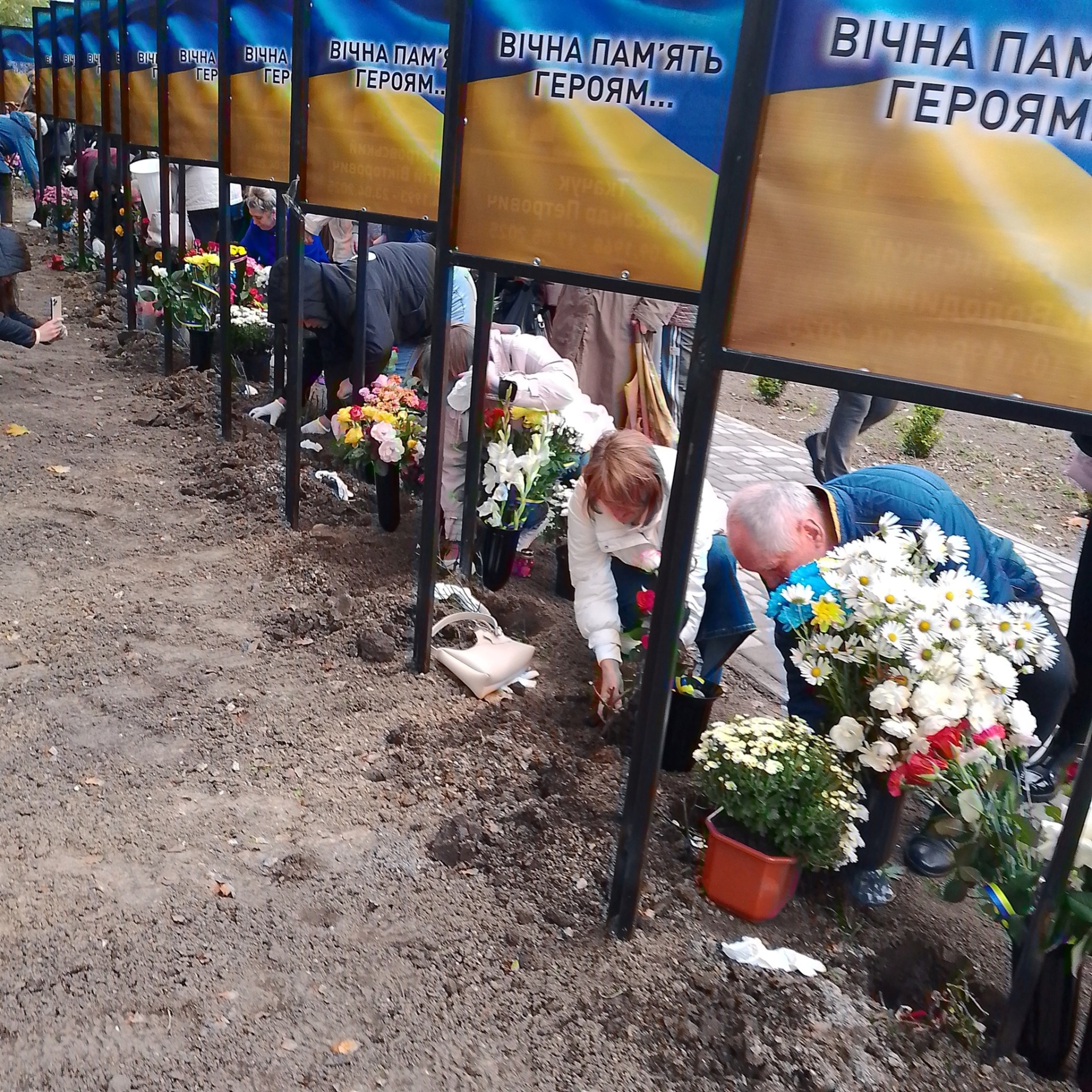 На Звягельщині відкрили Алею Слави Героїв на честь загиблих захисників України