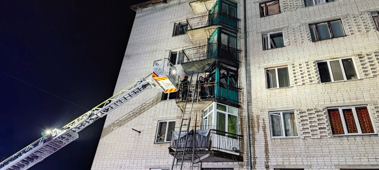 Четверо студентів надихалися чадним димом: пожежа в гуртожитку на Житомирщині