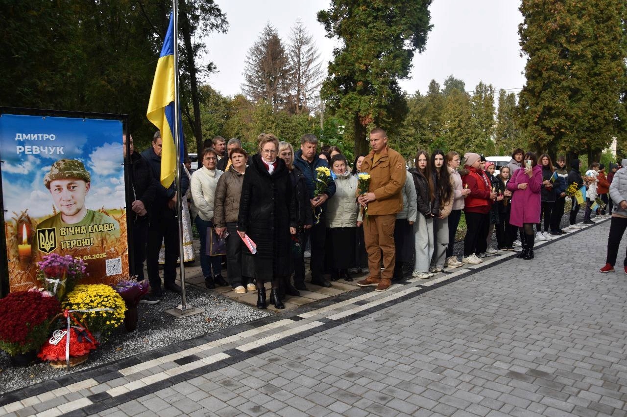 На Звягельщині відкрили меморіальний комплекс після реставрації