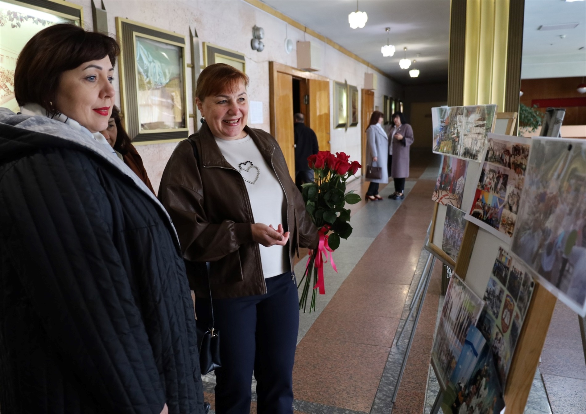 У Звягелі урочисто відсвяткували День працівників освіти: хто отримав відзнаки