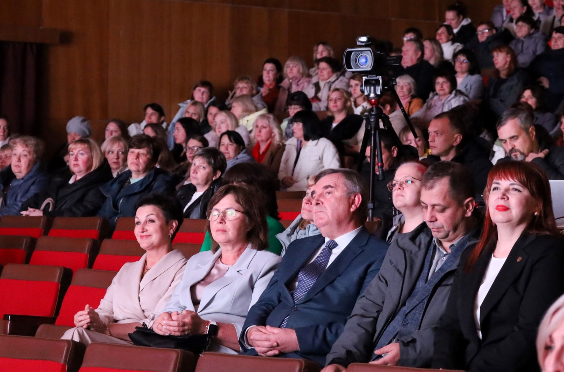 У Звягелі урочисто відсвяткували День працівників освіти: хто отримав відзнаки
