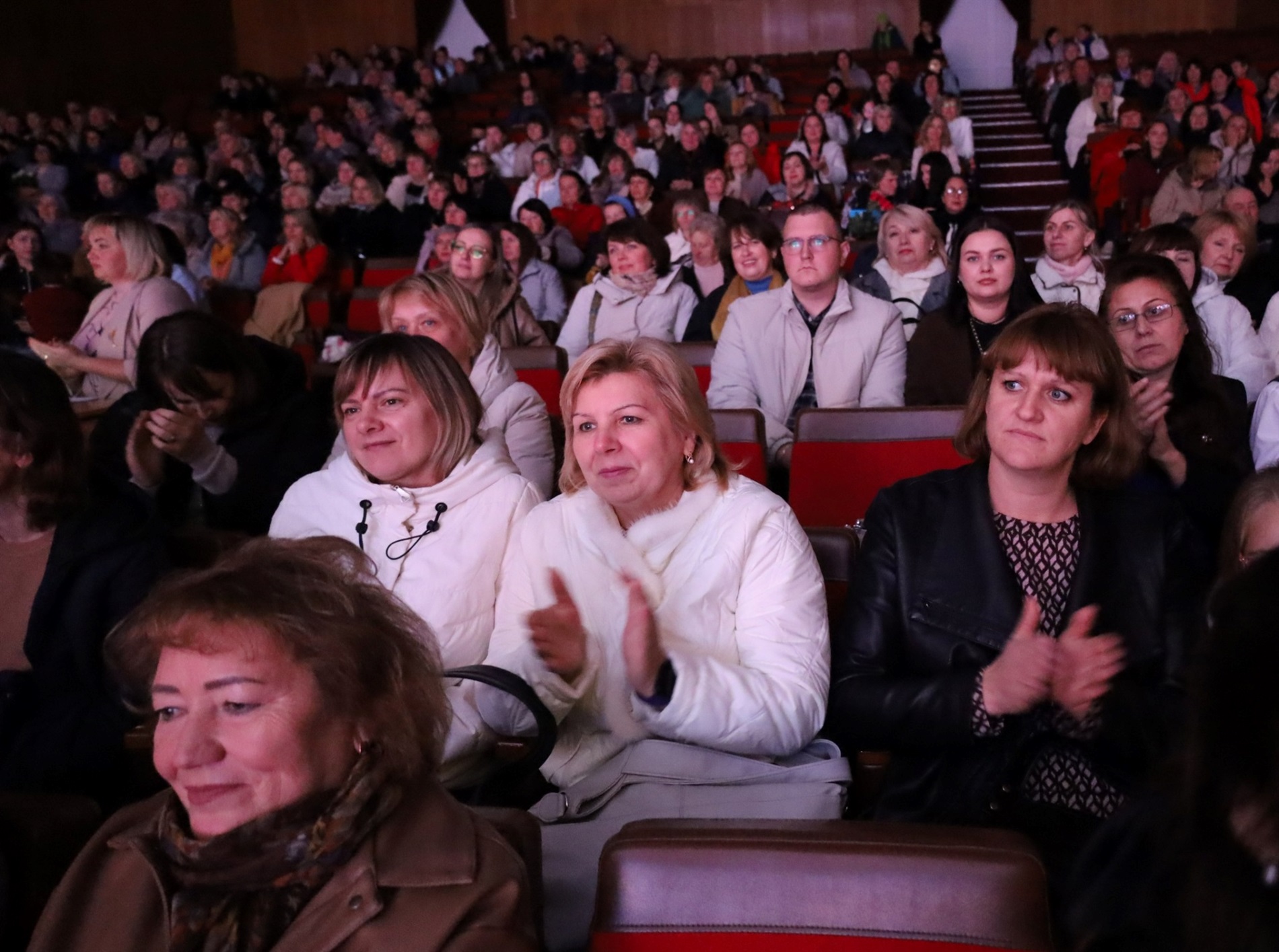 У Звягелі урочисто відсвяткували День працівників освіти: хто отримав відзнаки