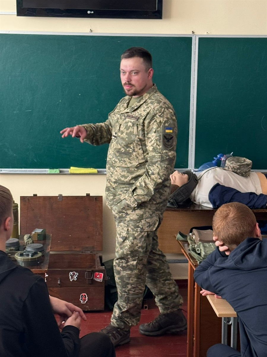 Від фронту до шкільного класу: місія розвідника Бориса Басса – виховати свідоме покоління