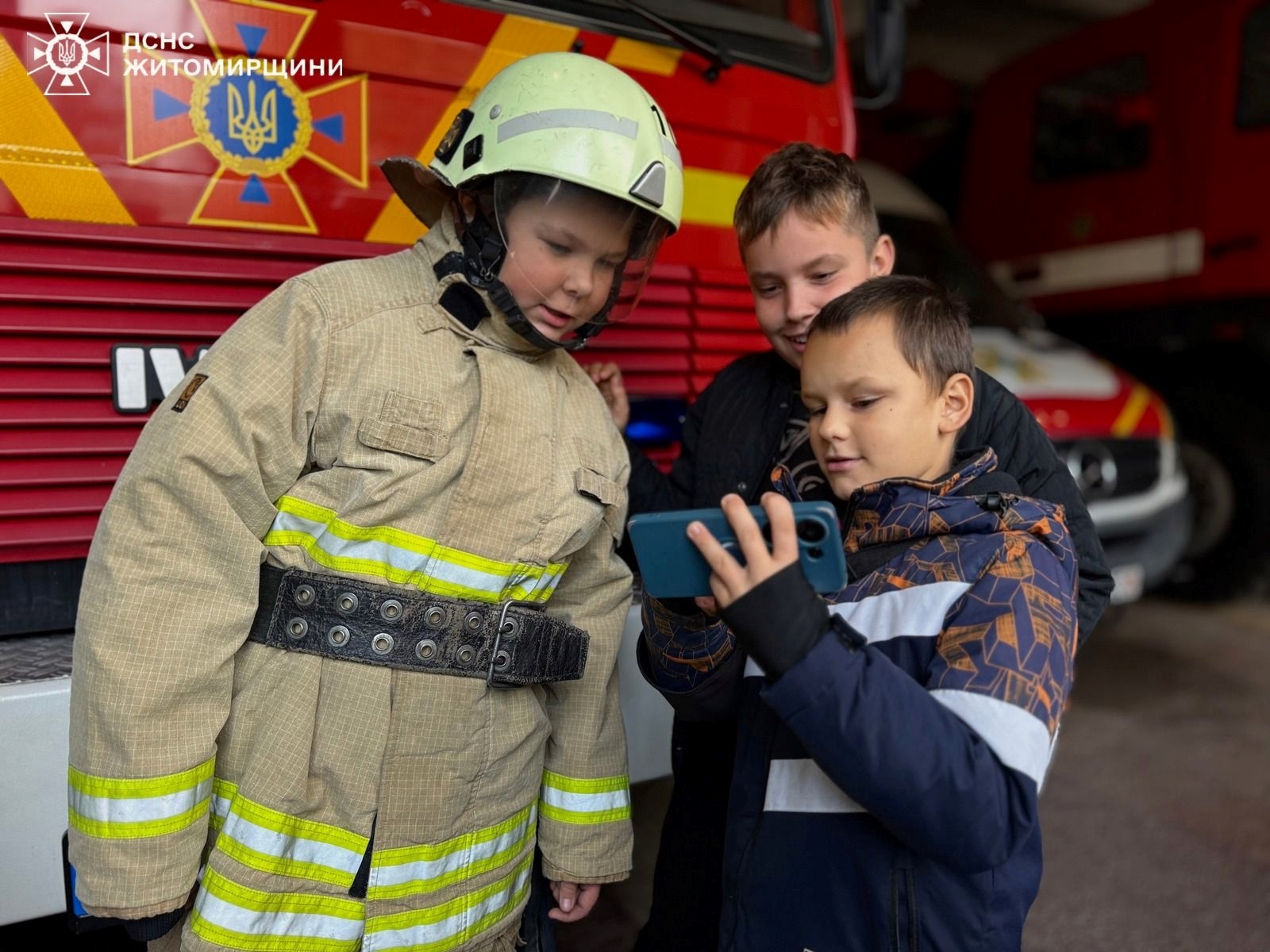 Урок безпеки на практиці: школярі побували в пожежно-рятувальному підрозділі Звягеля