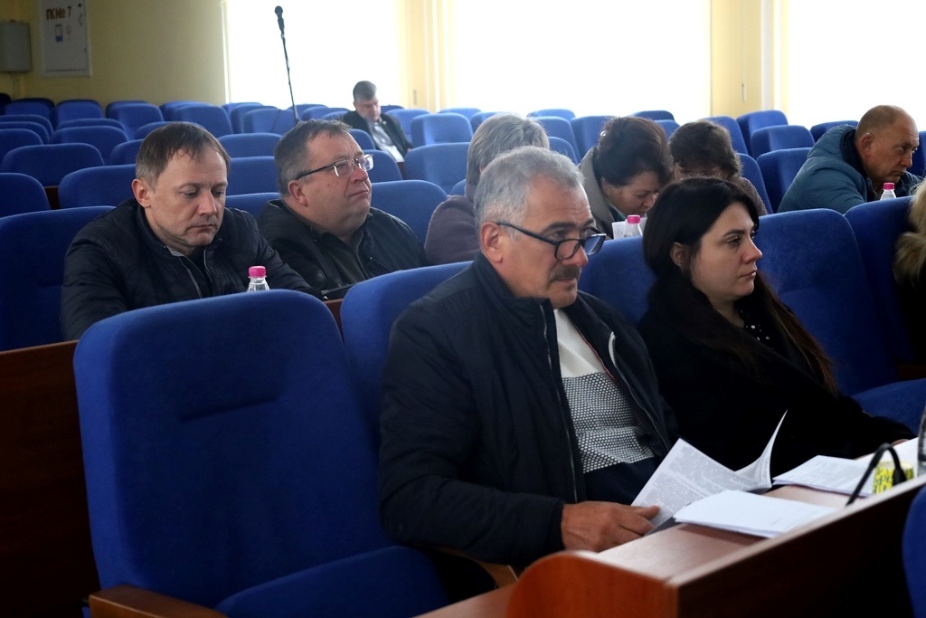 Виконком Звягеля: фінплан стоматполіклініки, укриття гімназії № 9 та програма для ВПО
