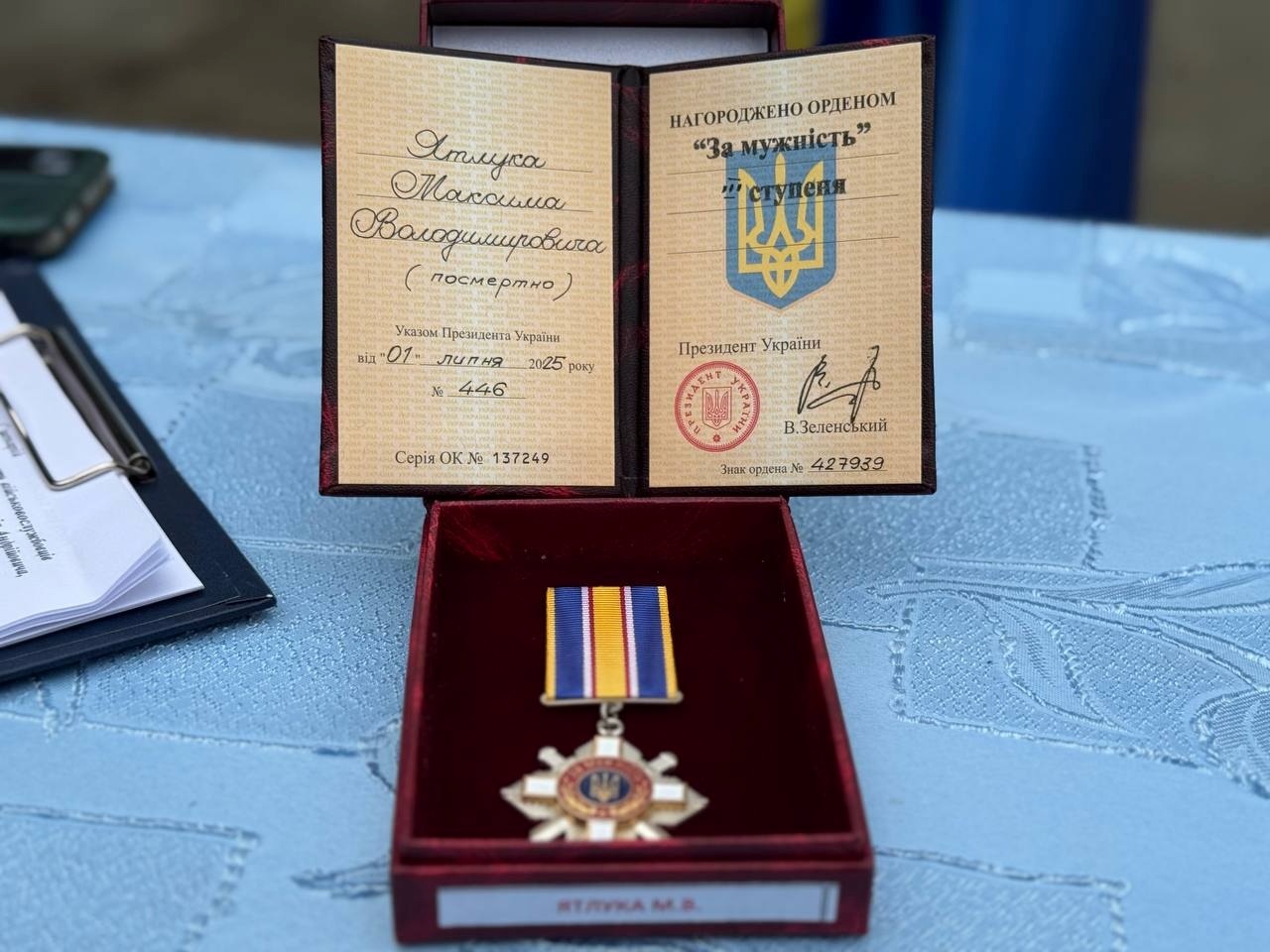 У Жолобному відкрили меморіальні дошки двом загиблим Захисникам – Сергію Шакурі та Максиму Ятлуку