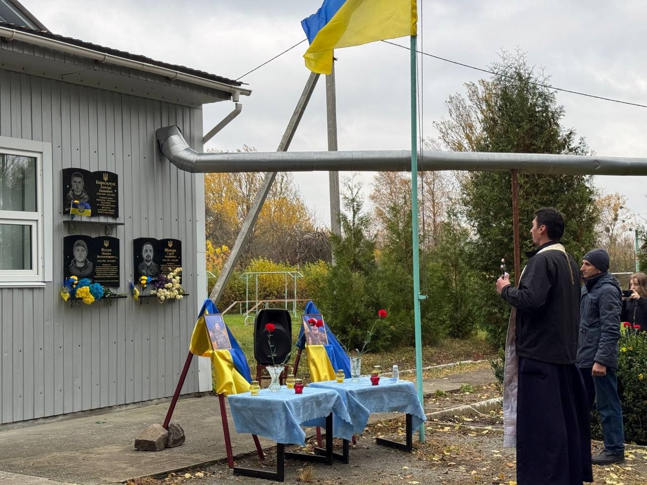 У Жолобному відкрили меморіальні дошки двом загиблим Захисникам – Сергію Шакурі та Максиму Ятлуку