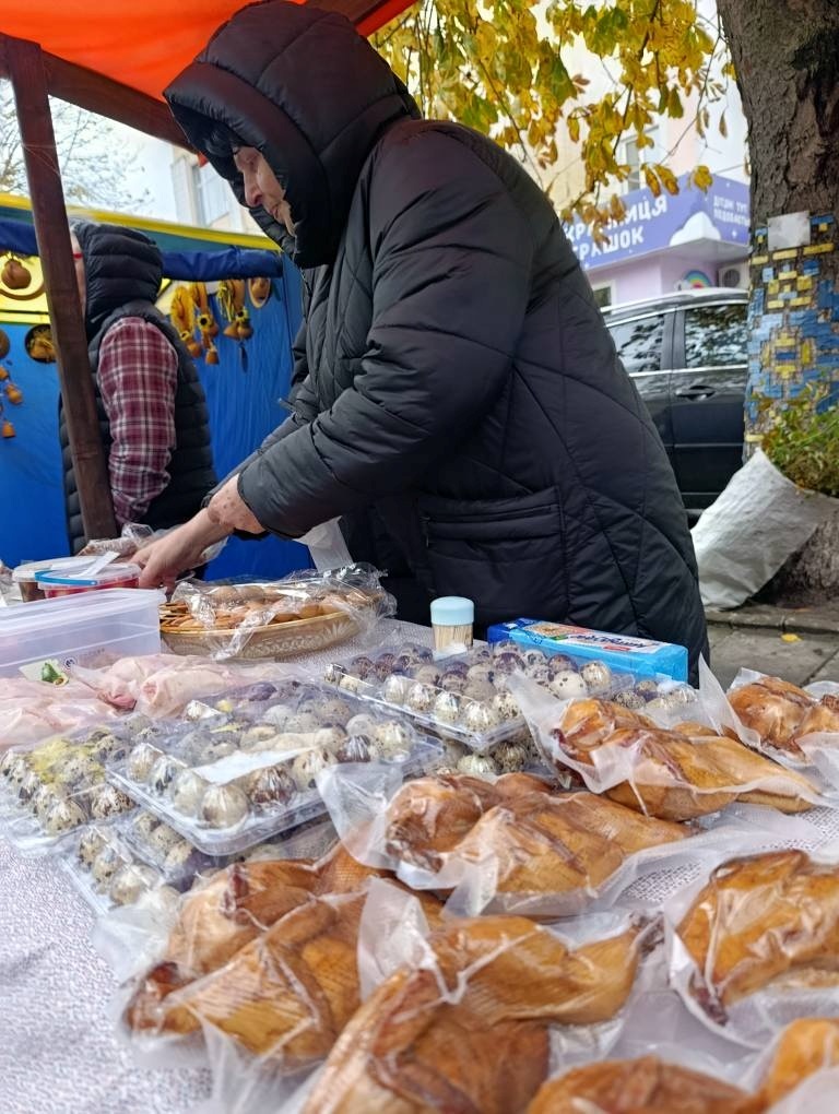 У Звягелі зібрали 17,5 тисяч гривень на дрони на осінньому ярмарку