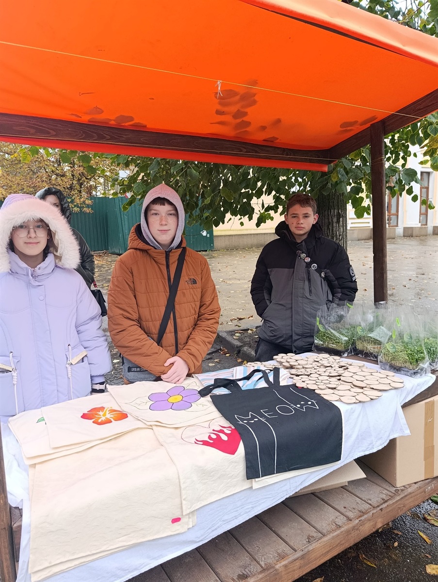 У Звягелі зібрали 17,5 тисяч гривень на дрони на осінньому ярмарку