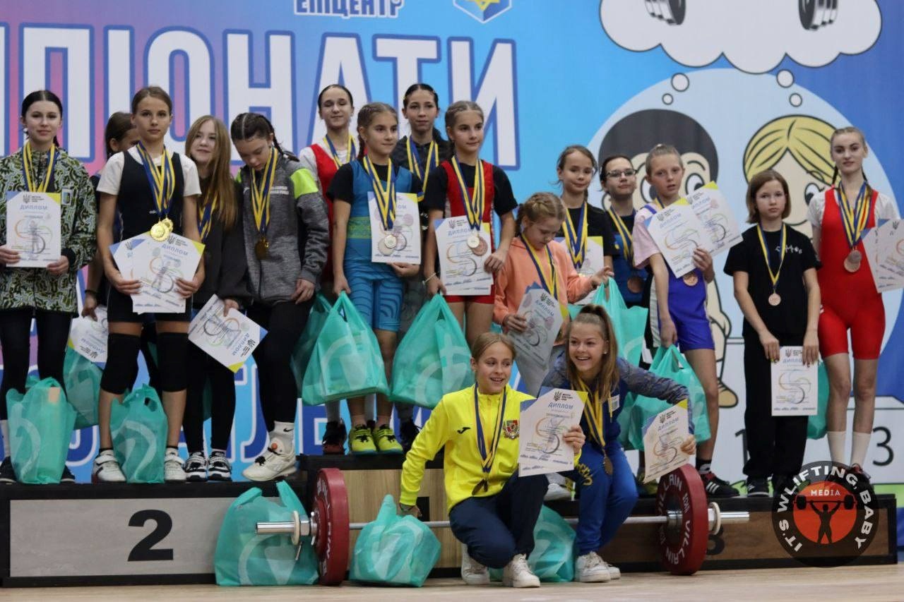 Три бронзові медалі: важкоатлетки з Ярунської громади на Чемпіонаті України
