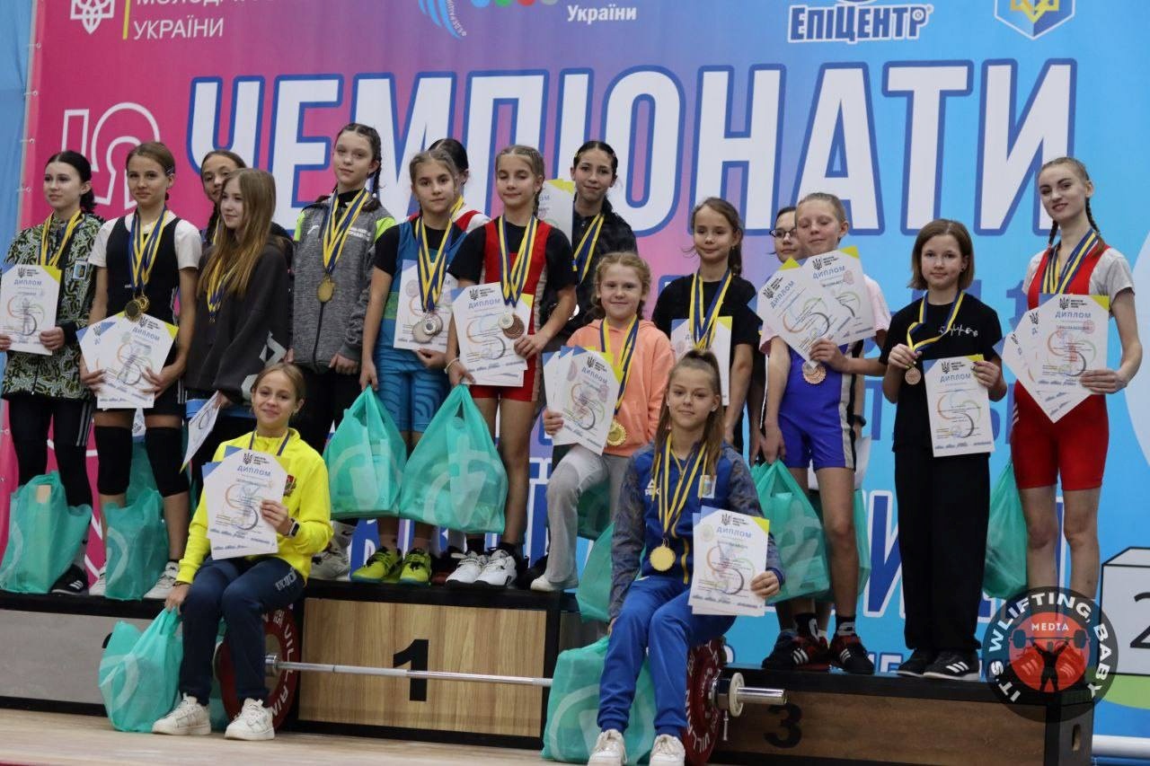 Три бронзові медалі: важкоатлетки з Ярунської громади на Чемпіонаті України