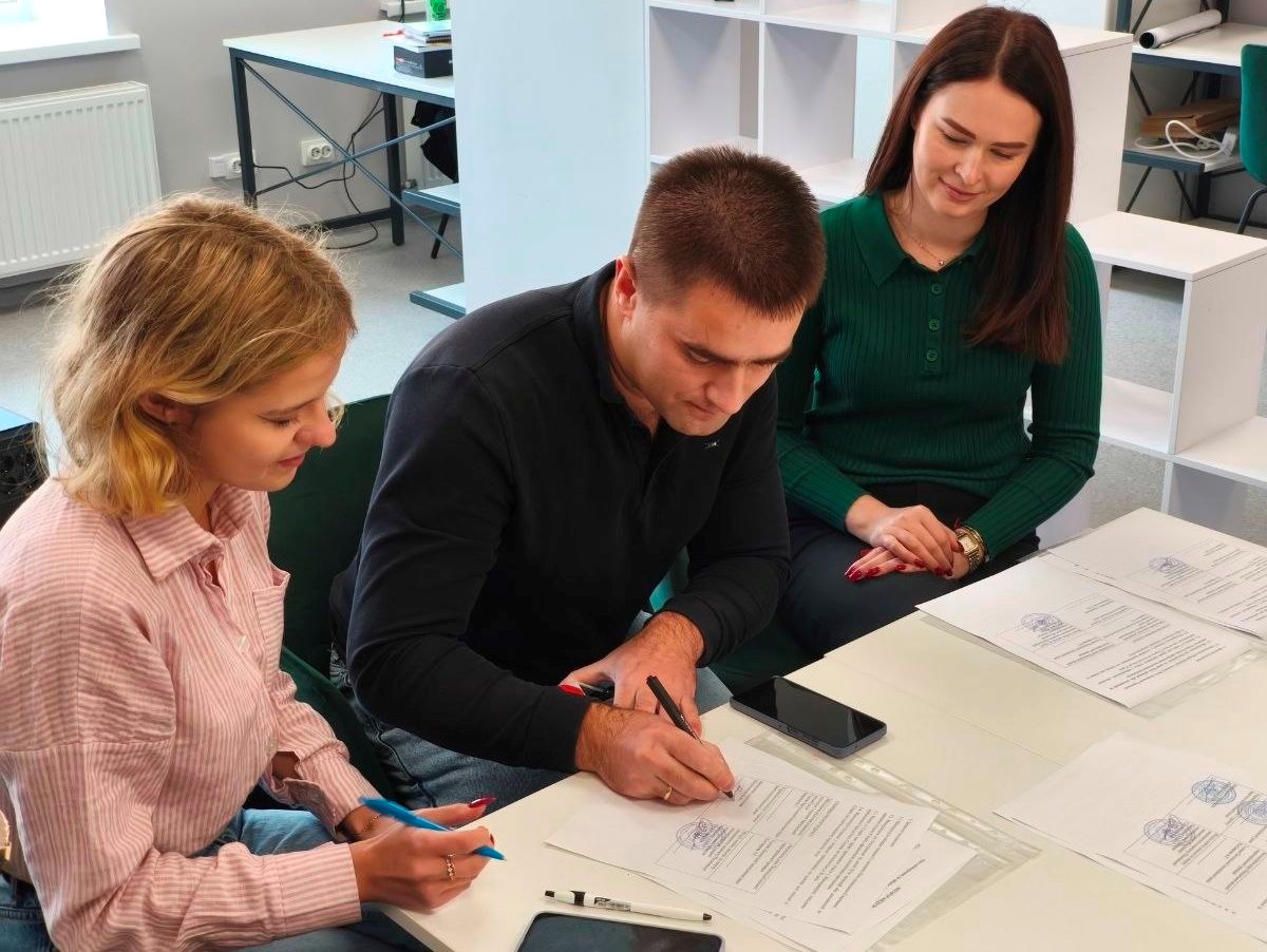 Меморандум про розвиток молодіжного партнерства підписали Звягель і Полонне