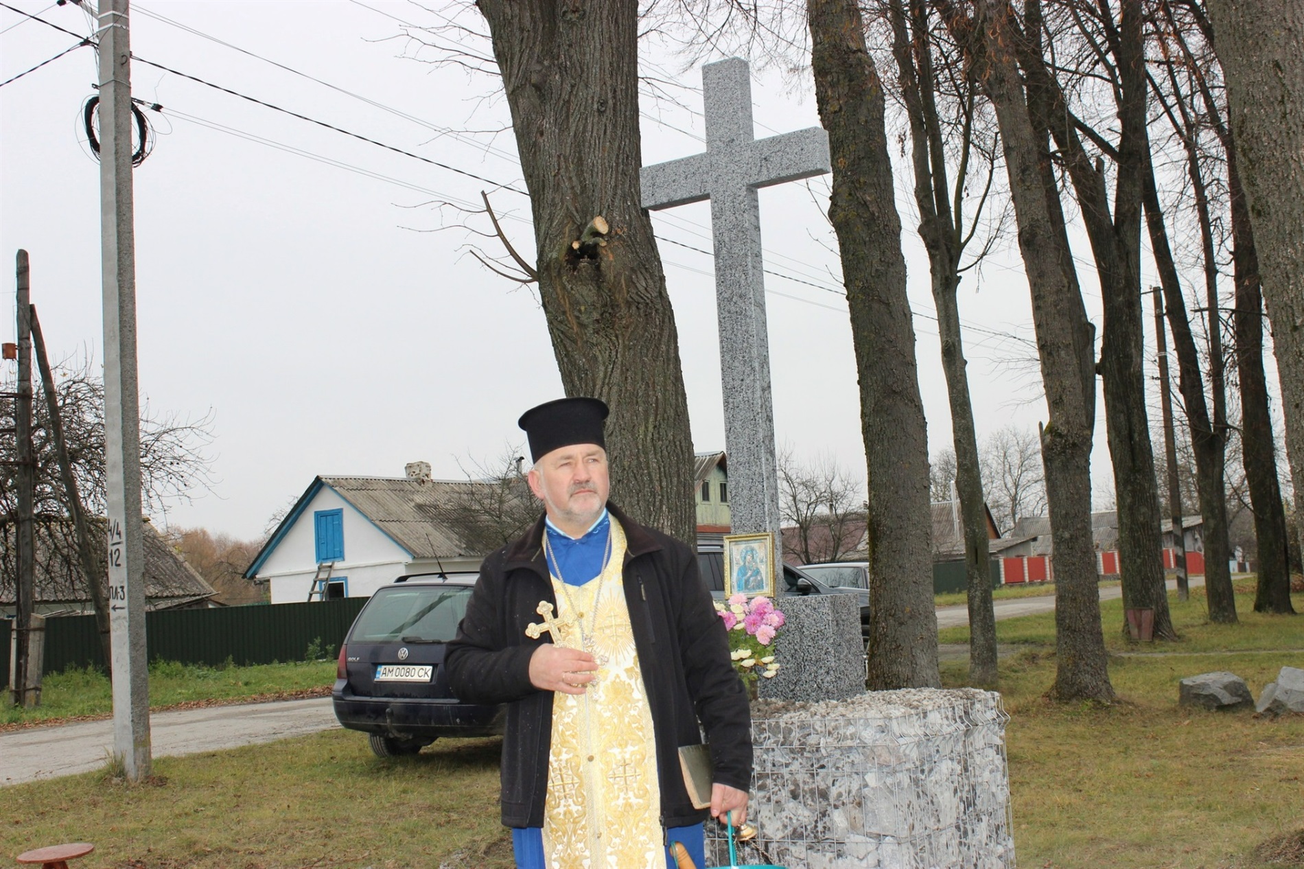 Маковиці отримали хрест-оберіг та новий бювет