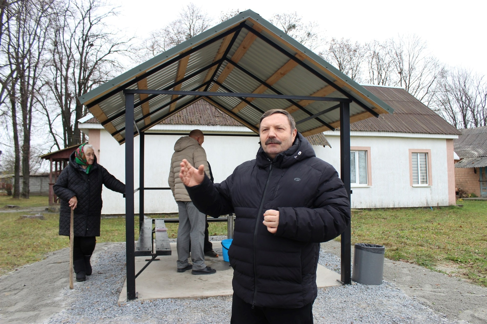 Маковиці отримали хрест-оберіг та новий бювет