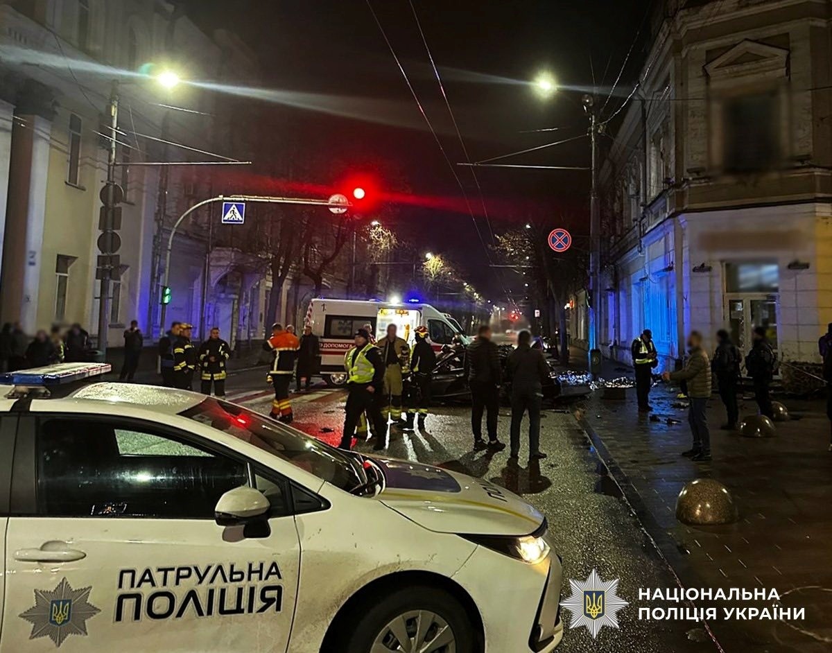 Водій-іноземець не впорався з керуванням: смертельна ДТП з неповнолітніми дівчатами на Житомирщині