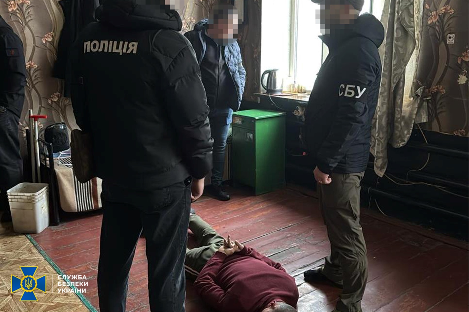 На Житомирщині заблокували наркоканал до колонії: інспектор проносив метадон і амфетамін за гроші
