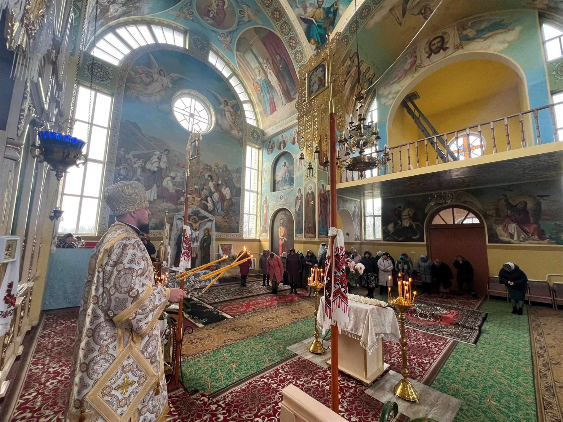 Єпископ ПЦУ Паїсій освятив надкупольний центральний хрест храму в с. Великий Молодьків