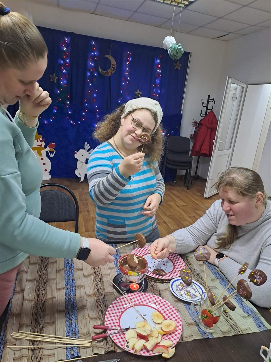 Дівчинка-перлинка: в терцентрі Звягеля розповіли історію про свою відвідувачку Анну Шапран