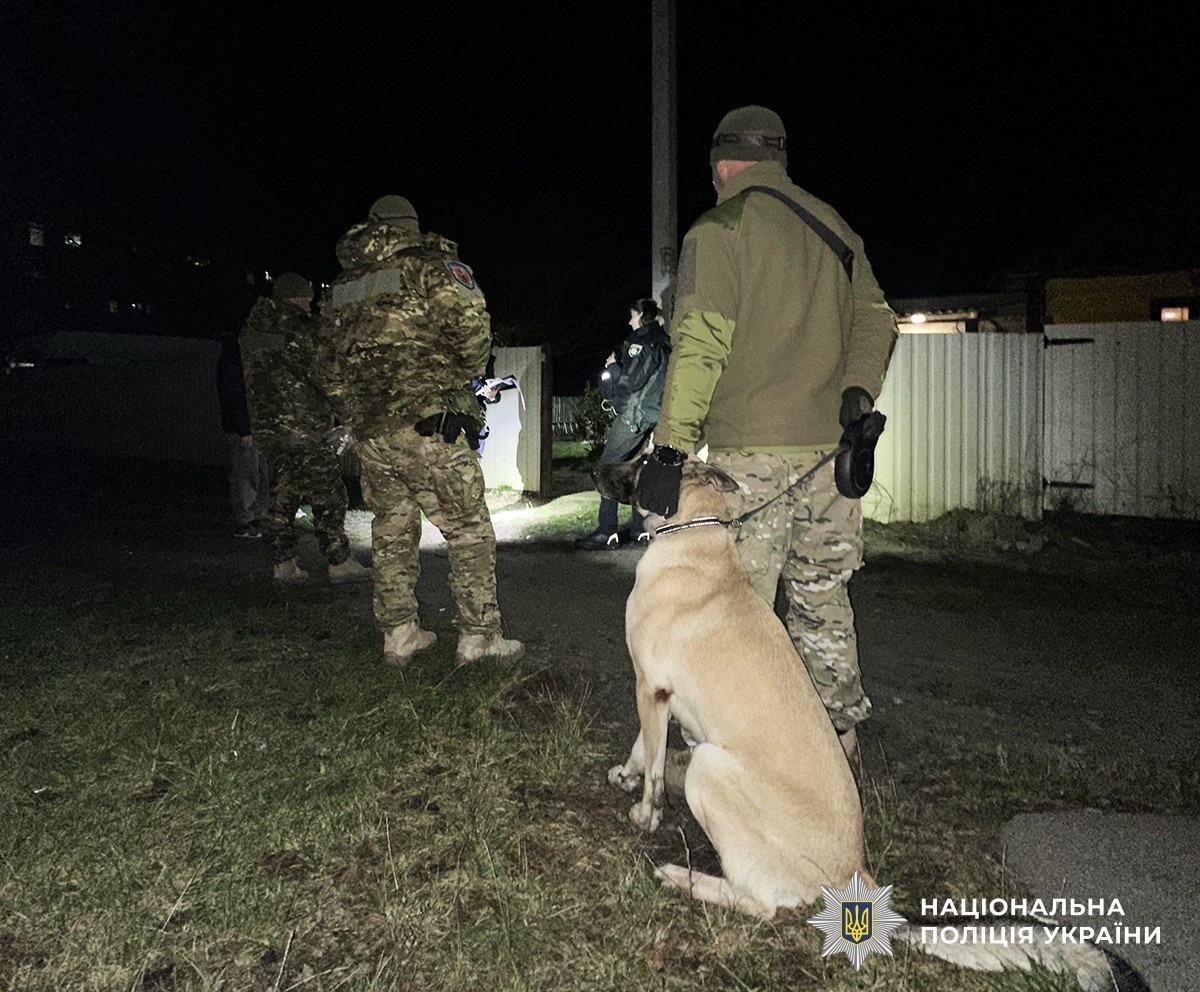 Кинув гранату до сусіда на подвір’я: поліцейські затримали підозрюваного в замаху на вбивство