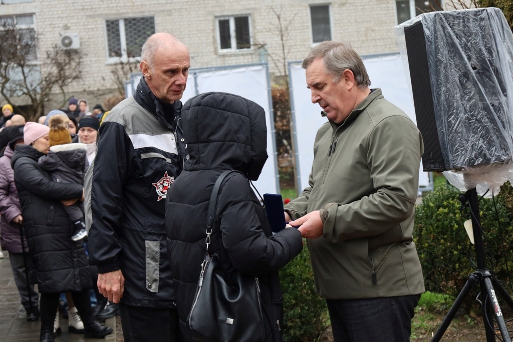 У Звягелі вшанували пам'ять загиблих захисників: Алея Пам'яті поповнилася новими портретами