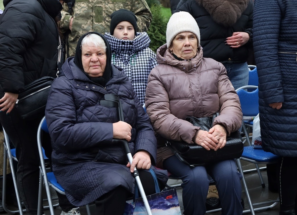 У Звягелі вшанували пам'ять загиблих захисників: Алея Пам'яті поповнилася новими портретами