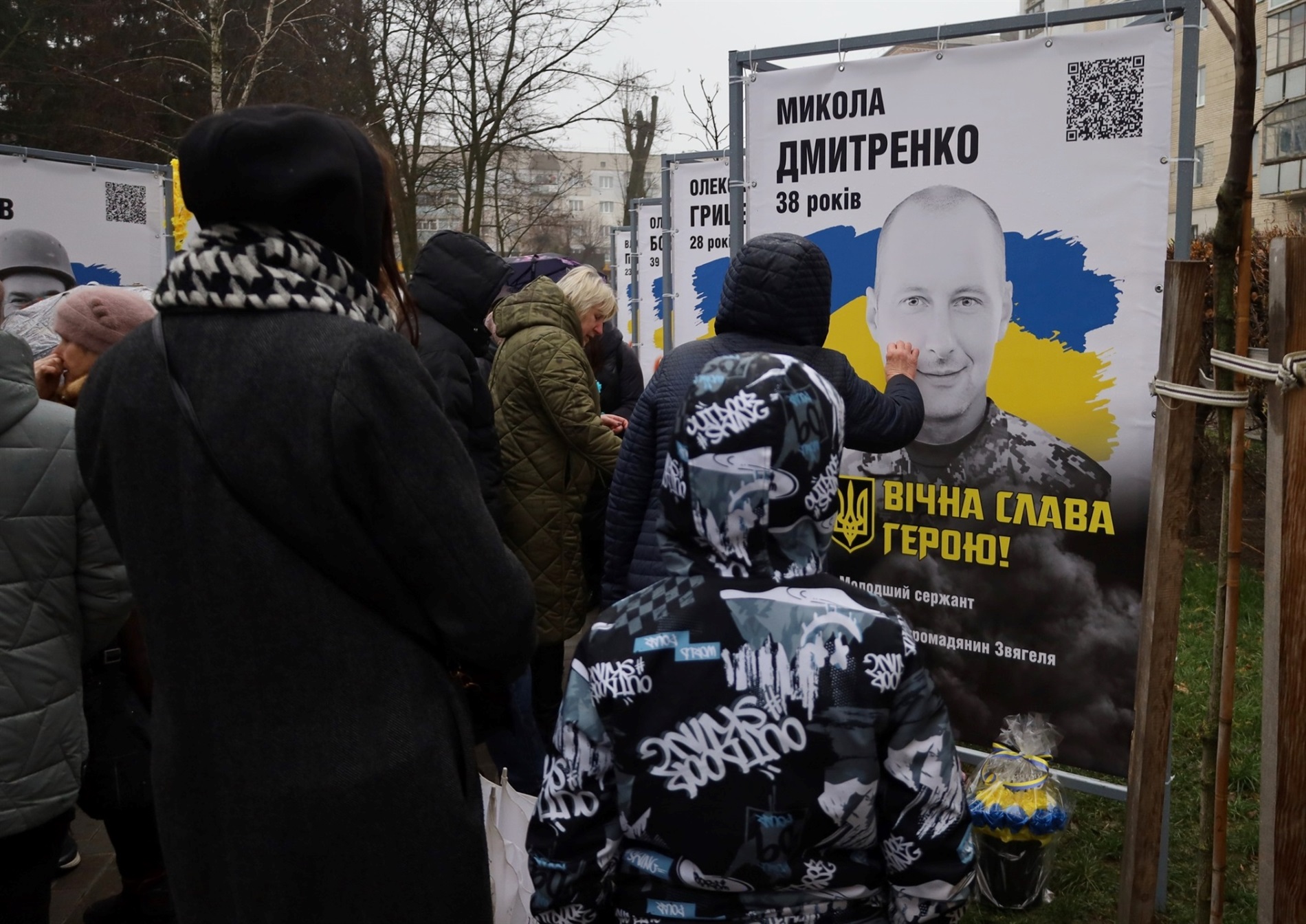 У Звягелі вшанували пам'ять загиблих захисників: Алея Пам'яті поповнилася новими портретами