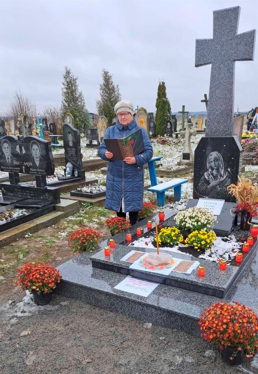 На Звягельщині відкрили пам'ятник жертвам голодоморів: 294 мешканці поховані в братській могилі