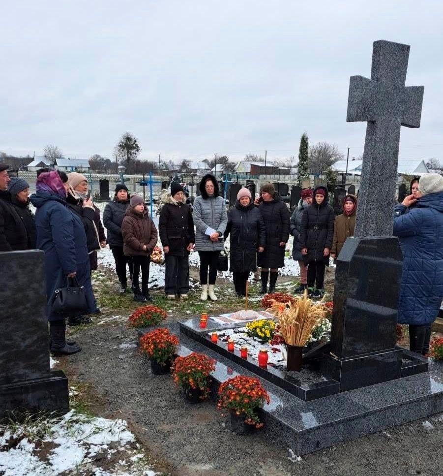 На Звягельщині відкрили пам'ятник жертвам голодоморів: 294 мешканці поховані в братській могилі