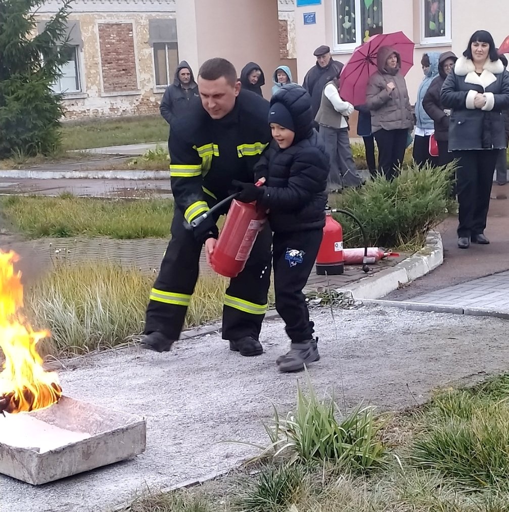 У звягельській гімназії №8 провели тренування з евакуації та домедичної допомоги