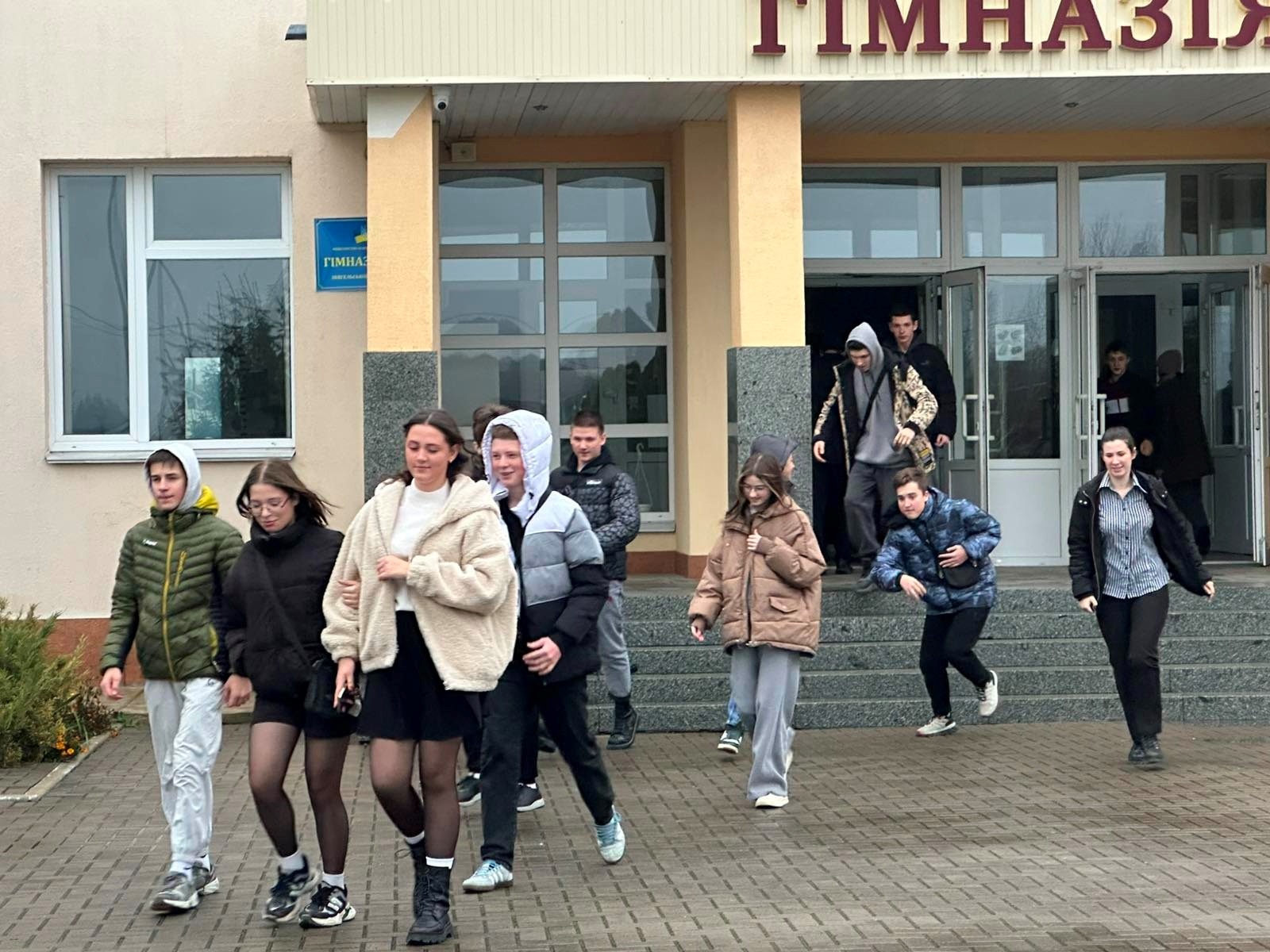 У звягельській гімназії №8 провели тренування з евакуації та домедичної допомоги