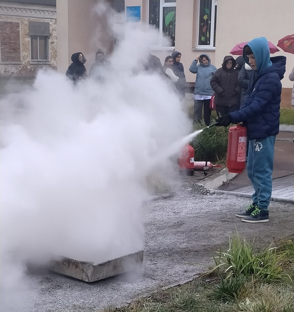 У звягельській гімназії №8 провели тренування з евакуації та домедичної допомоги