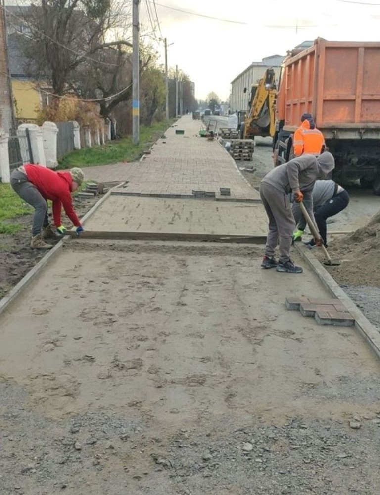 Ремонт вулиці Лесі Українки у Звягелі: огляд будівельного майданчика